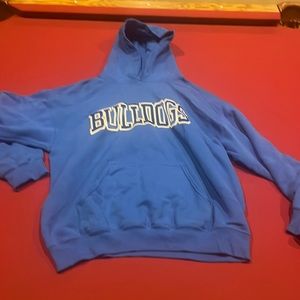 Drake bulldogs sweatshirt size M
